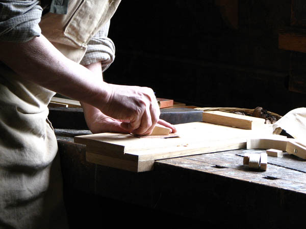 Nuestra <strong>carpintería de madera en  Cascante</strong> es una empresa de <strong>herencia familiar</strong>, por lo que  contamos con gran <strong>experiencia </strong>en la profesión.